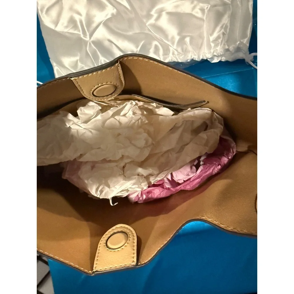 👜 COACH Brooklyn 28 Shoulder Bag — Cream | NWT | CU068